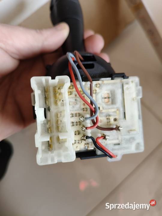 Przełącznik kierunkowskazów Renault Clio IV osobowe Koszalin