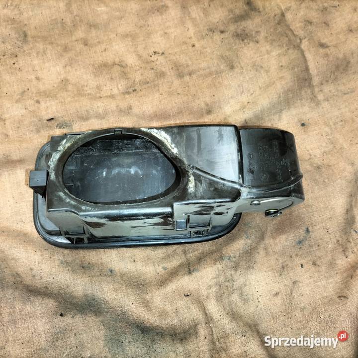 Klapka wlewu paliwa z obudową BMW E65 E66 BLACK