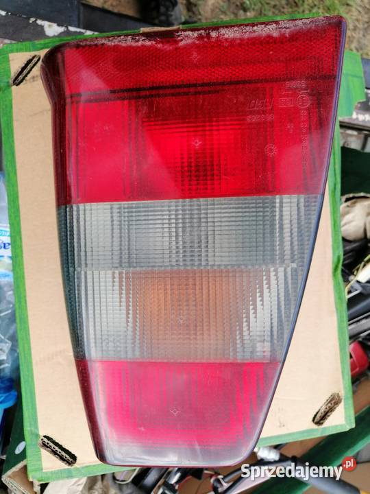 Lampa polonez fso atu cargo tylna bez pekniec Suskowola