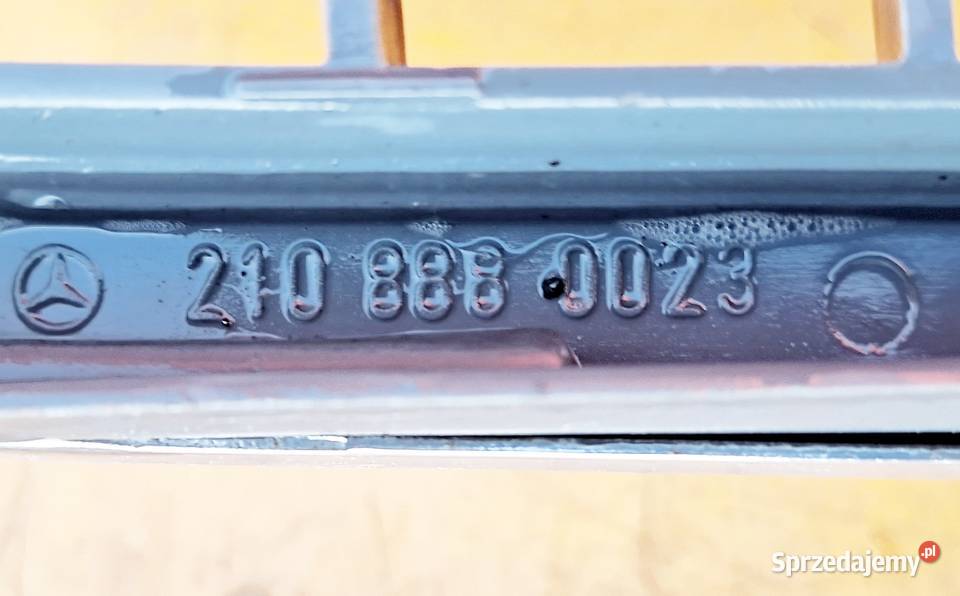MERCEDES W210 9599 GRILL ATRAPA 2108880023 CHROM mazowieckie Radom