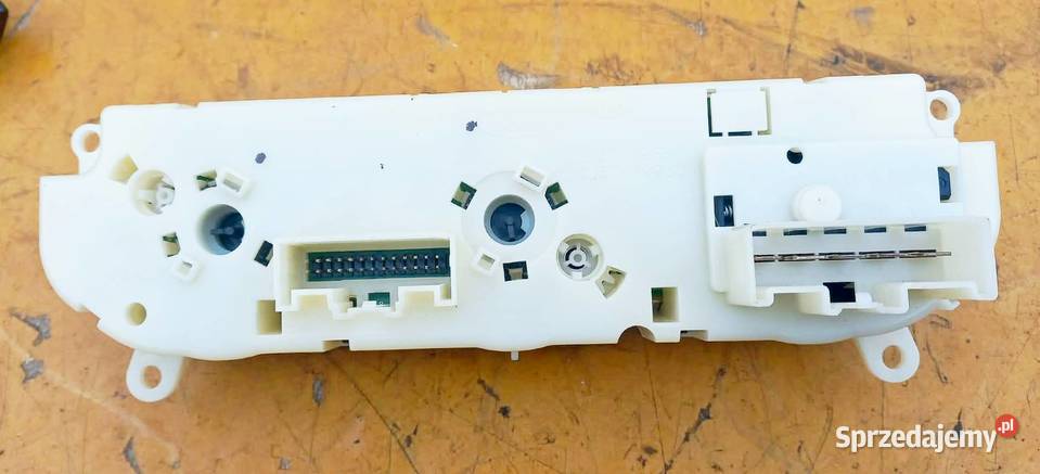 FORD FOCUS MK3 PANEL KLIMATYZACJI CJ5T19980AK Radom