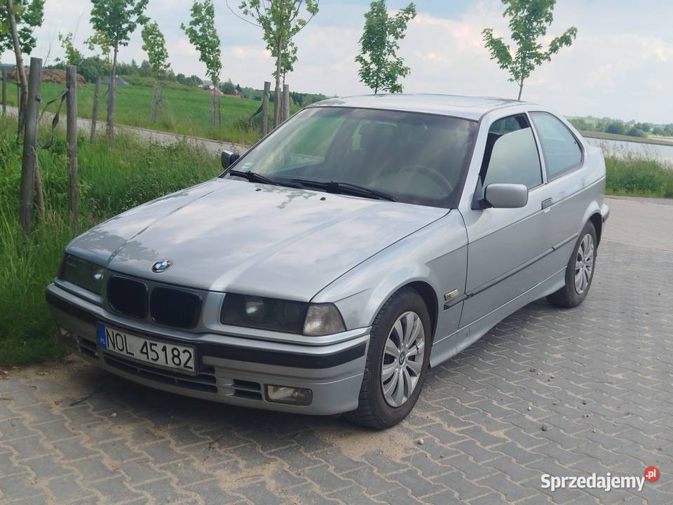 BMW E36 compact 96 16 benzyna Rok produkcji 1996 Olsztyn