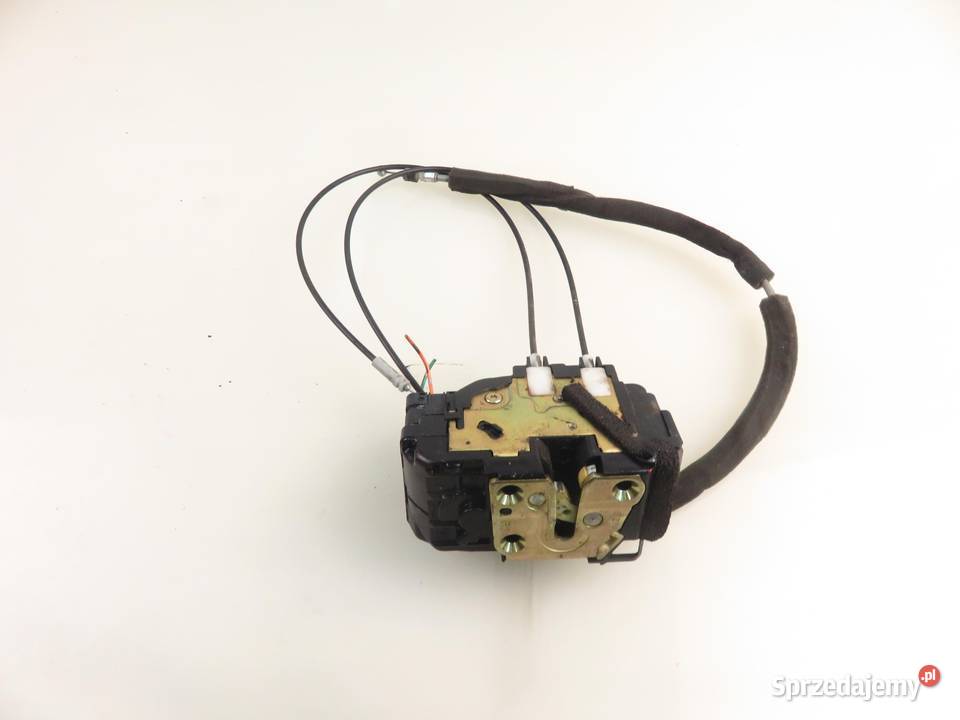 ZAMEK PRAWY PRZEDNI NISSAN VERSA I