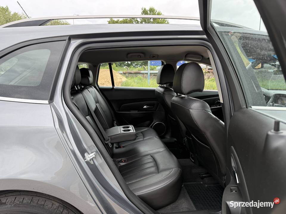 Chevrolet Cruze 14 BENZYNA Klimatronik Nawigacja światła przeciwmgielne Konin