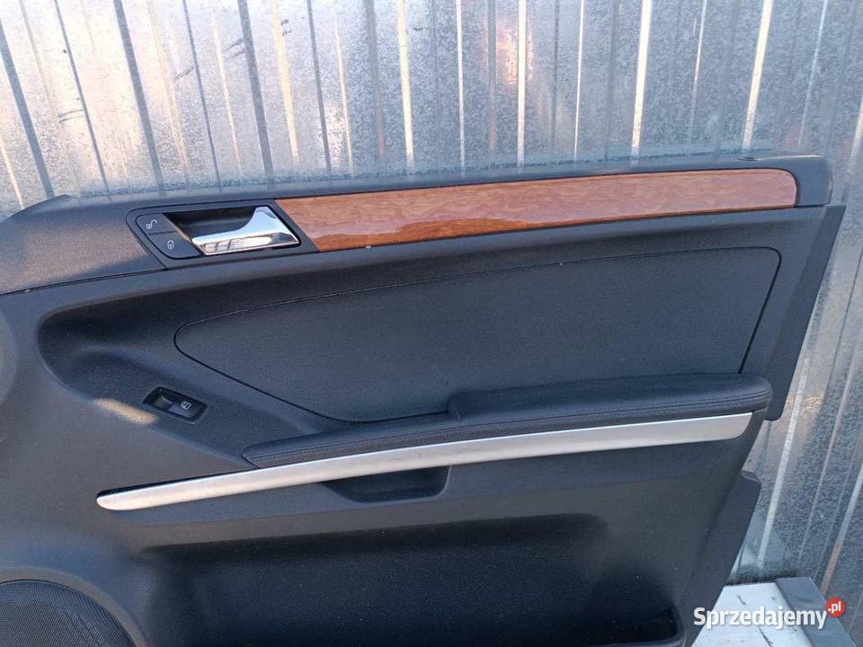 TAPICERKA DRZWI PRAWY PRZÓD MERCEDES ML W164 osobowe wielkopolskie