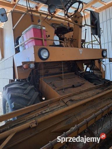 kombajn zbożowy nieuszkodzony