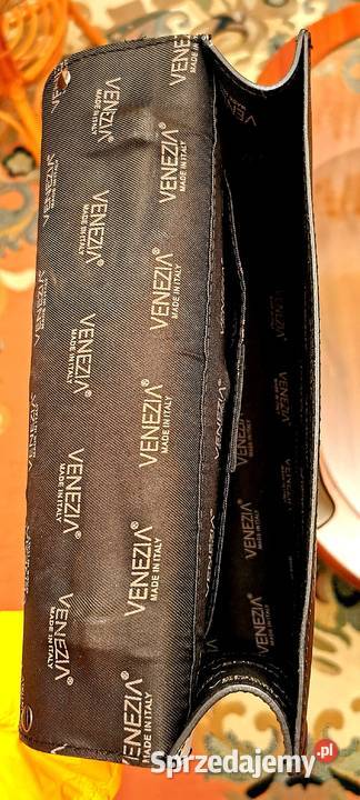 Śliczna kobieca torebka skórzana z haftem w zielony Olsztyn