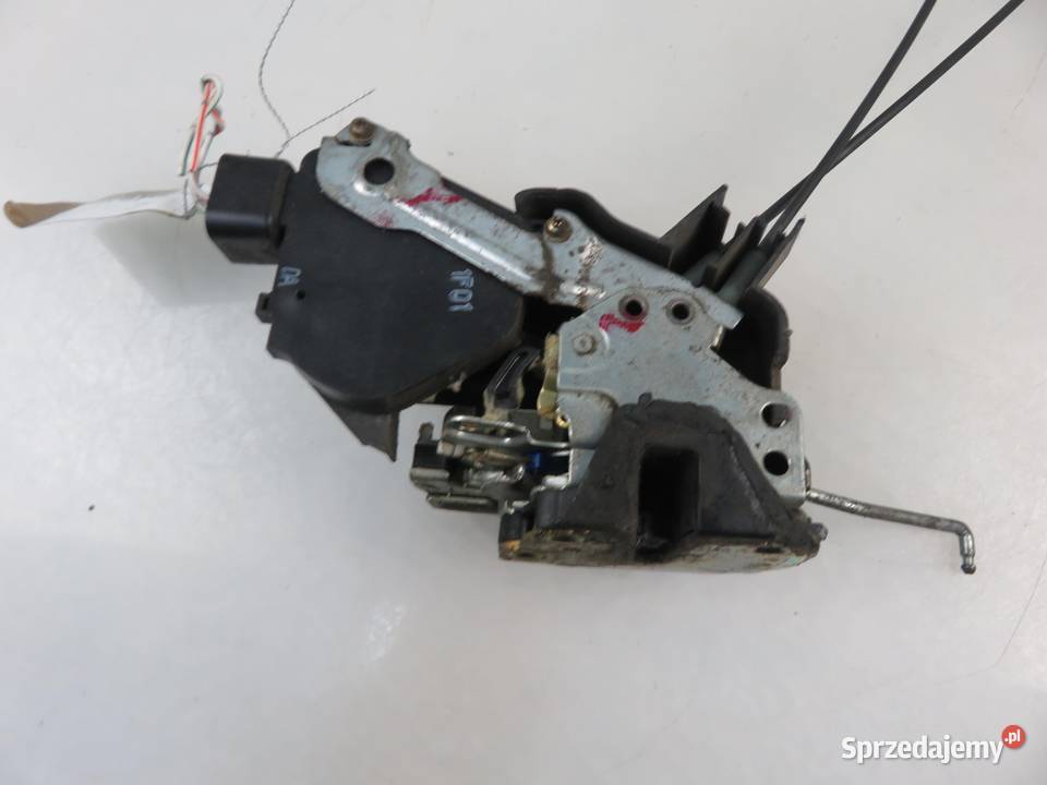 ZAMEK PRAWY PRZEDNI TOYOTA PREVIA II