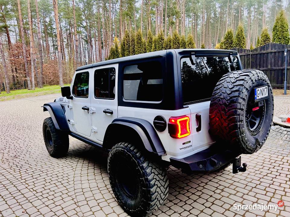Jeep Wrangler Willys Unlimited 30 V6 CRD 264 3600cm3 Reda