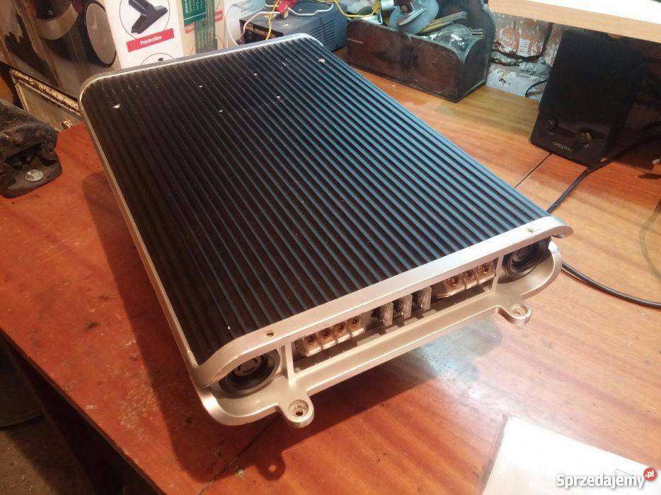 Wzmacniacz samochodowy 640w RMS Audiomedia 11002 łódzkie Kutno sprzedam