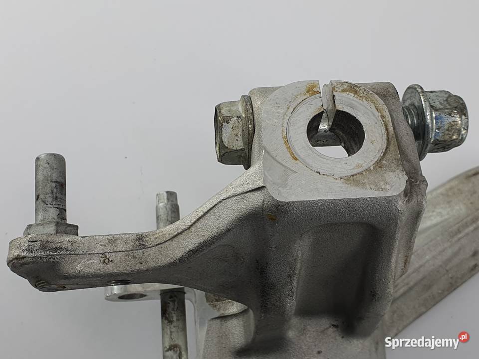 Zwrotnica Lewa Piasta Can Am Ds 450