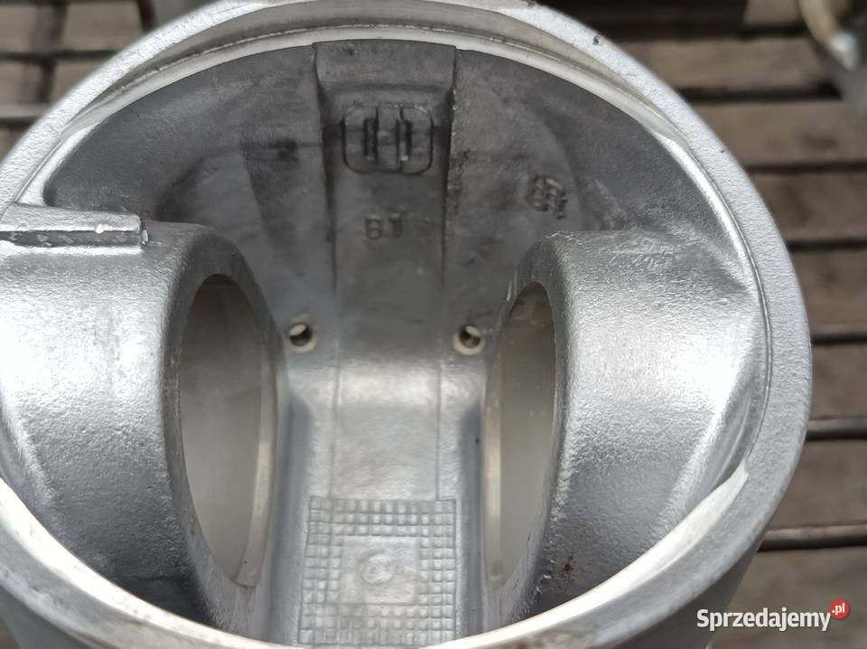 Sprzedam tłoki do Case 5130 Cummins podkarpackie Przemyśl