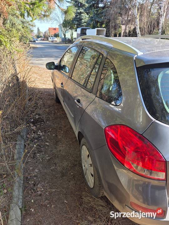 Renault Clio III 12 Grandtour uszkodzony silnik Daszewice