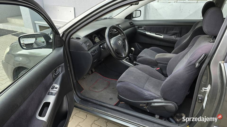 Toyota Corolla 14 VVTi Base 2003r 3 190 PLN 97KM Nowy Świętów