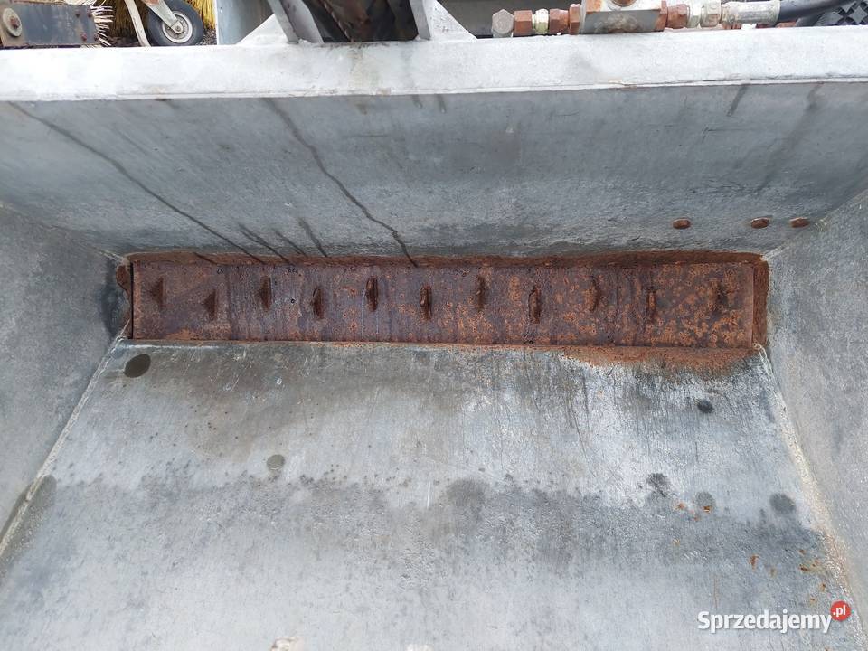 Lindstroms LS300 piaskarka posypywarka Łubowo