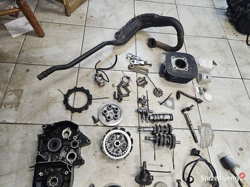 Suzuki DS 80 silnik części ds80 wał kapa karter Jelenia Góra sprzedam