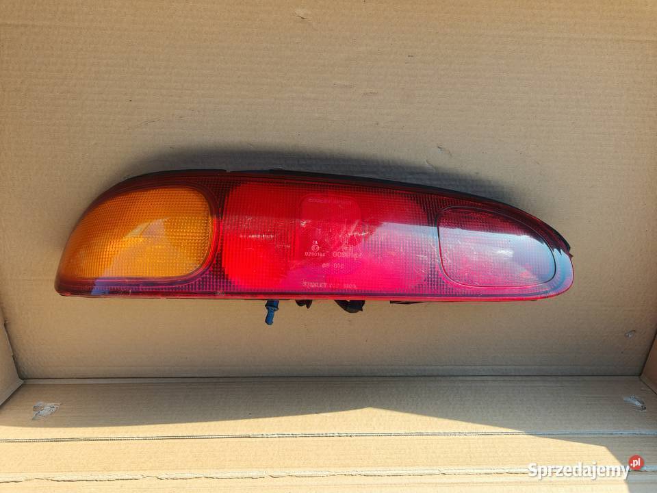 Lampa lewa Mazd MX 6 Buczek