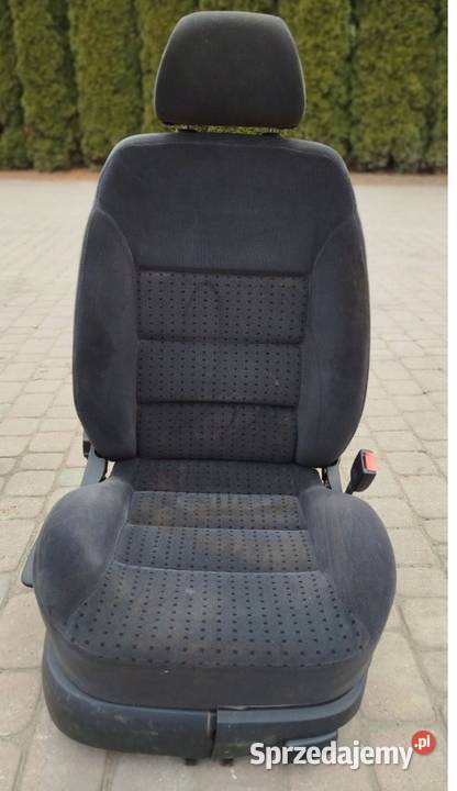 VW GOLF IV 4 5D FOTEL PASAŻERA PRAWY