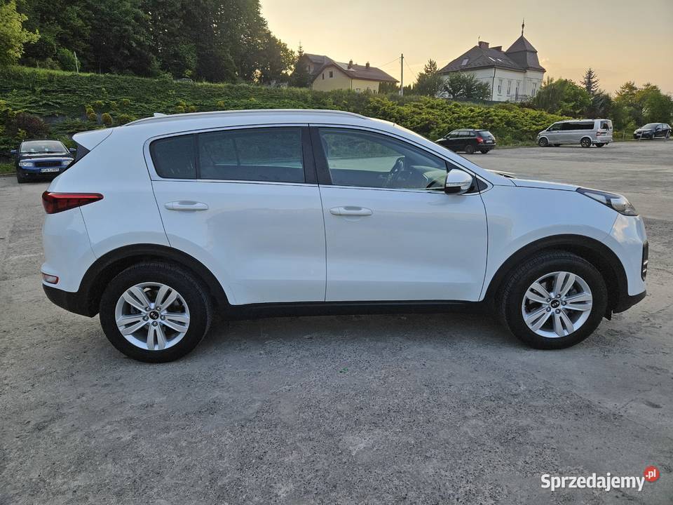 Kia Sportage 17CRDI 115 Euro6 Serwis Navi Kamera manualna Sanok