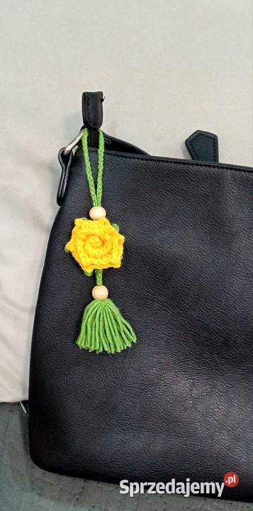 Róża wykonana na szydełku brelok do kluczy sprzedam