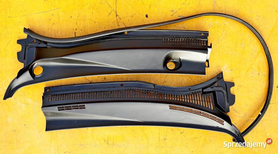 TOYOTA AVENSIS T25 PODSZYBIE 557820503040 PRAWA sprzedam