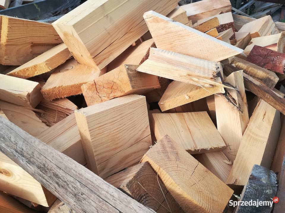 Drewno opałowe suche, sosnowe, gotowe do palenia