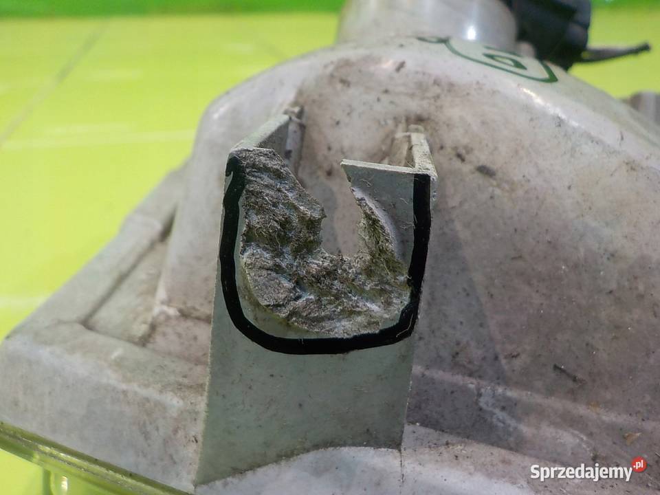 MAZDA 6 GH II 20 D 08r halogen prawy 11441055 osobowe Suków