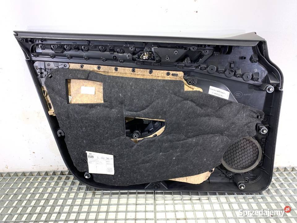 BOCZEK DRZWI PRAWY PRZÓD VW GOLF VII Hatchback