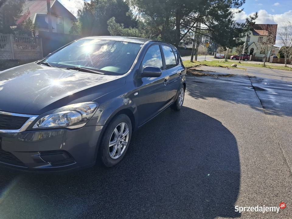 Sprzedam Kia Ceed 16 benzyna Dobre