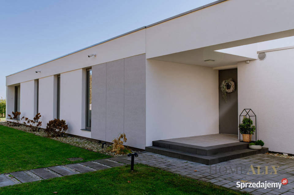 sprzedaży domu wolnostojącego 23562m2 Góraszka 235.62m2