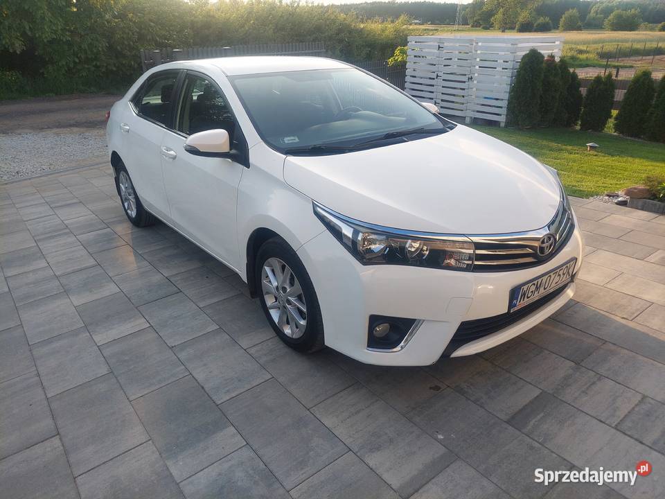 toyota corolla 2014 benzyna manual salon Polska 132KM wielkopolskie Poznań