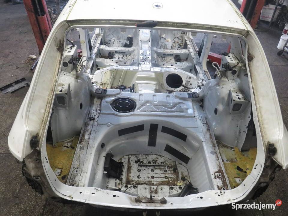 PAS TYLNY TYŁ WANNA LY9C AUDI A4 B8 KOMBI LIFT osobowe lubelskie sprzedam