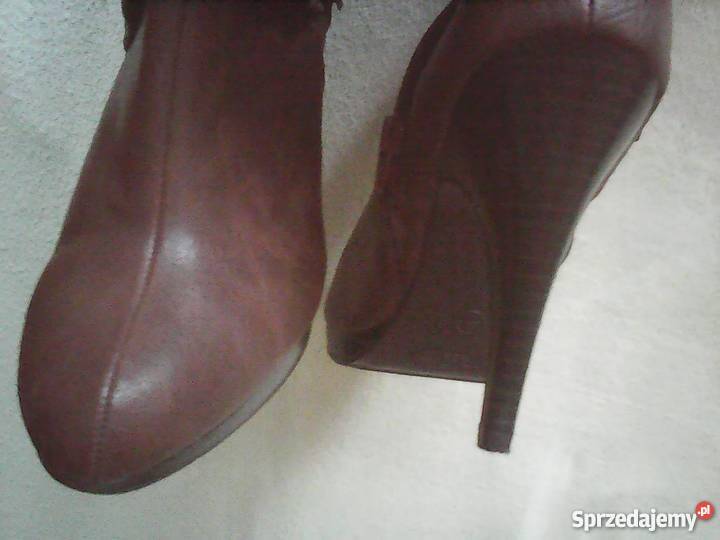 Kozaki buty ciemny brąz na obcasie 39 look