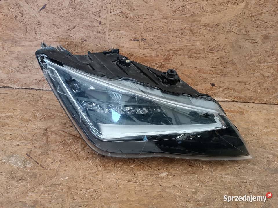 LAMPA REFLEKTOR PRAWY PRZÓD EU SEAT LEON III 12 osobowe
