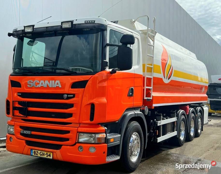 Cysterna do paliwa 8x2 Scania Warszawa