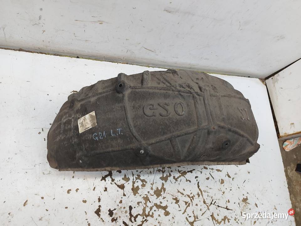 BMW G21 G20 Kombi 330e 2022r nadkole lewe tył