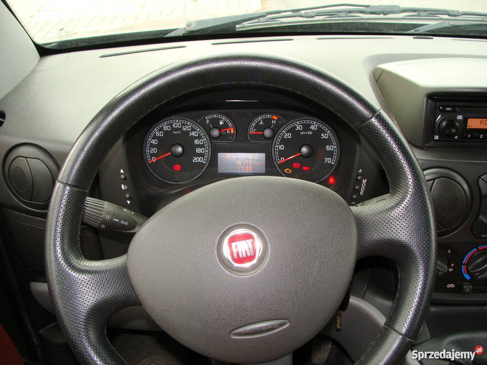 Fiat Doblo Multijet 12 siedmio osobowy 2009r kupiony w Polsce Łódź sprzedam