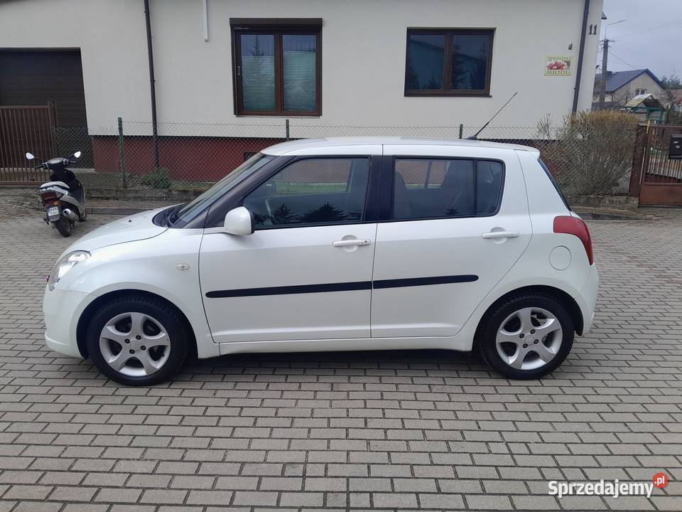 suzuki swift 13 benzyna klimatyzacja biała perła 1KM podlaskie Ciechanowiec