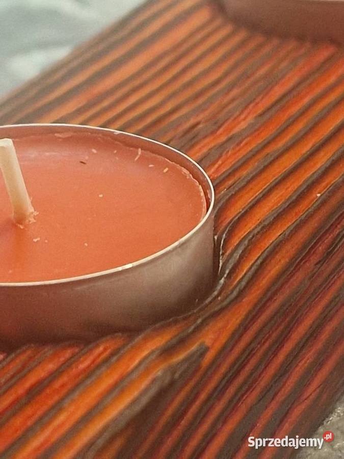 Świecznik Shou Sugi Ban drewno świerkowe czerwony