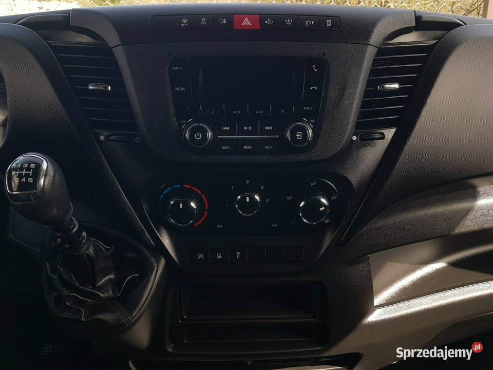 Iveco Daily KONTENER NISKOPODŁOGOWY 443x223x242 komputer pokładowy Poręba