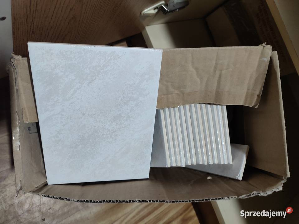 Płytki kafelki ścienne 15x20 beżowe 55 sztuk Lubsko