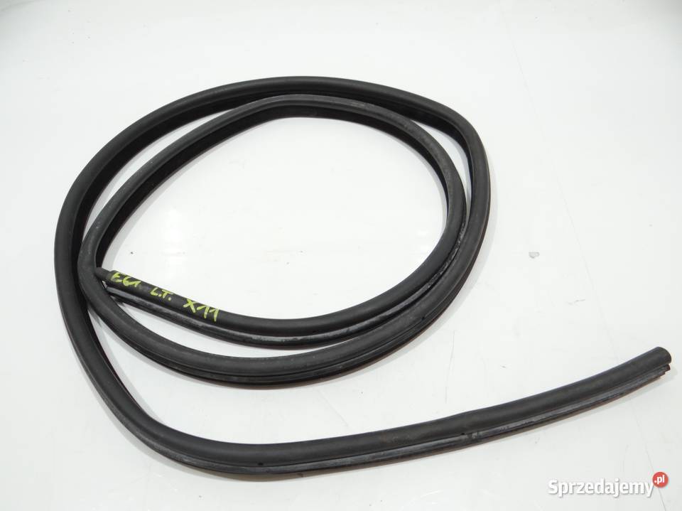 USZCZELKA DRZWI LEWY TYŁ BMW E61 7033776 osobowe