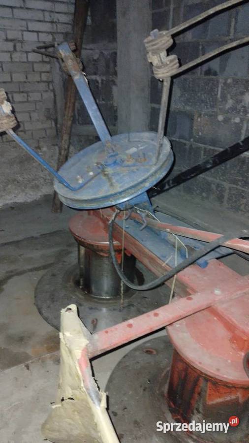 Kosiarka rotacyjna z wbudowaną przetrzasarką Smoleń