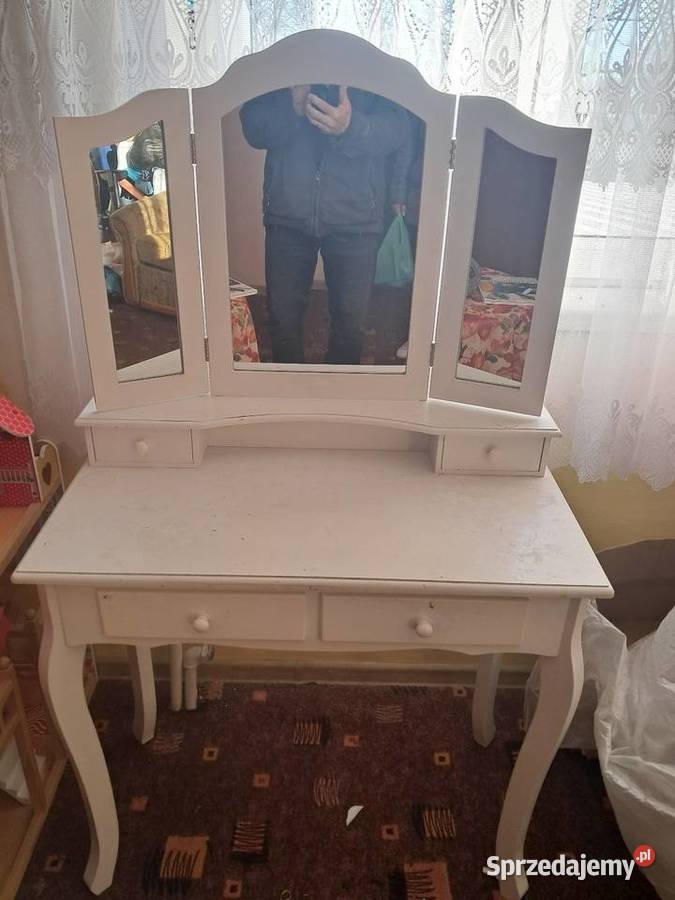 Toaletka biała w stanie Morąg