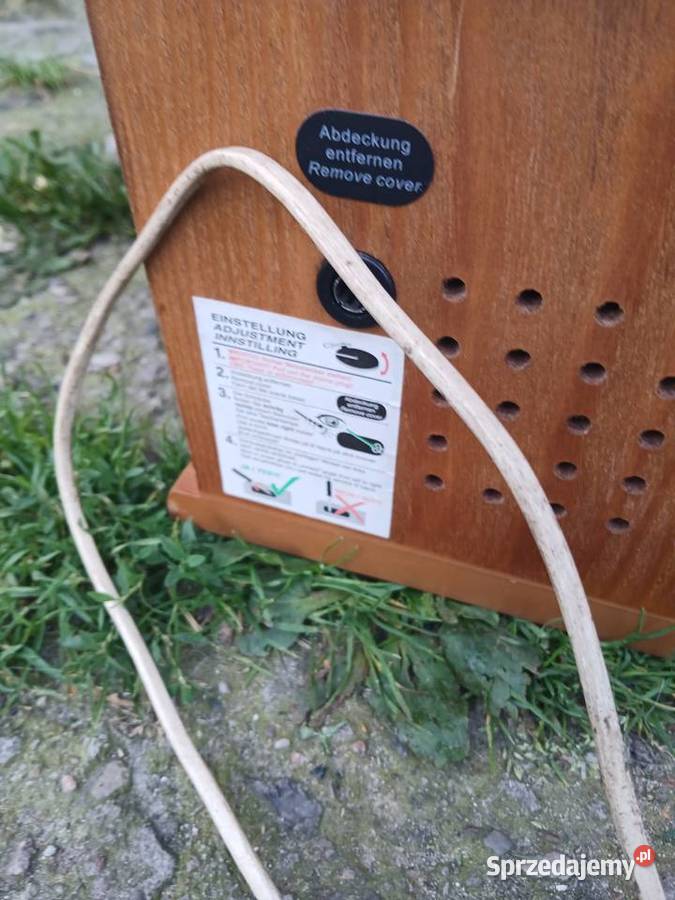 Stare Radio z adapterem w stylu retro