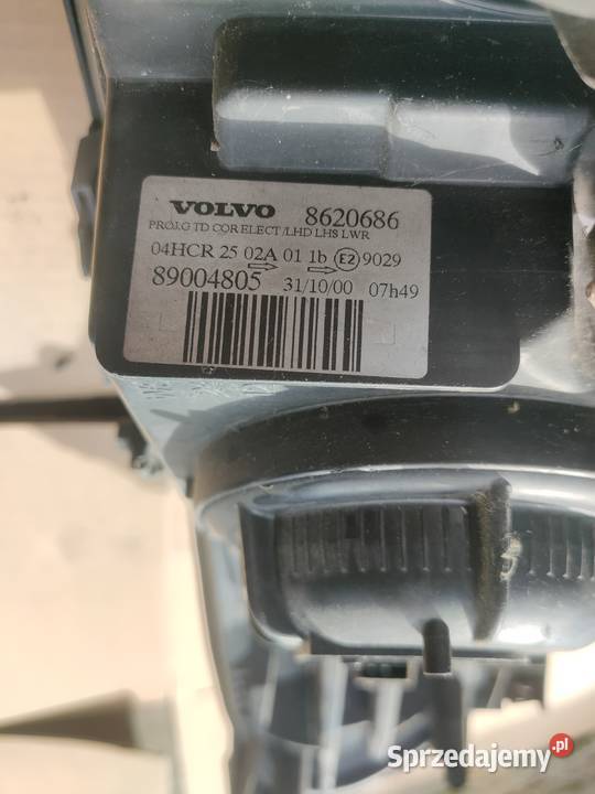 Lampy przednie Volvo V70 II prawa lewa 8620686 Spytkowice