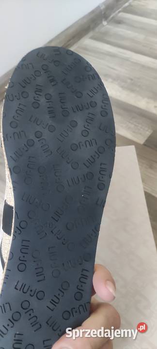 Sprzedam nowe klapki Liu jo