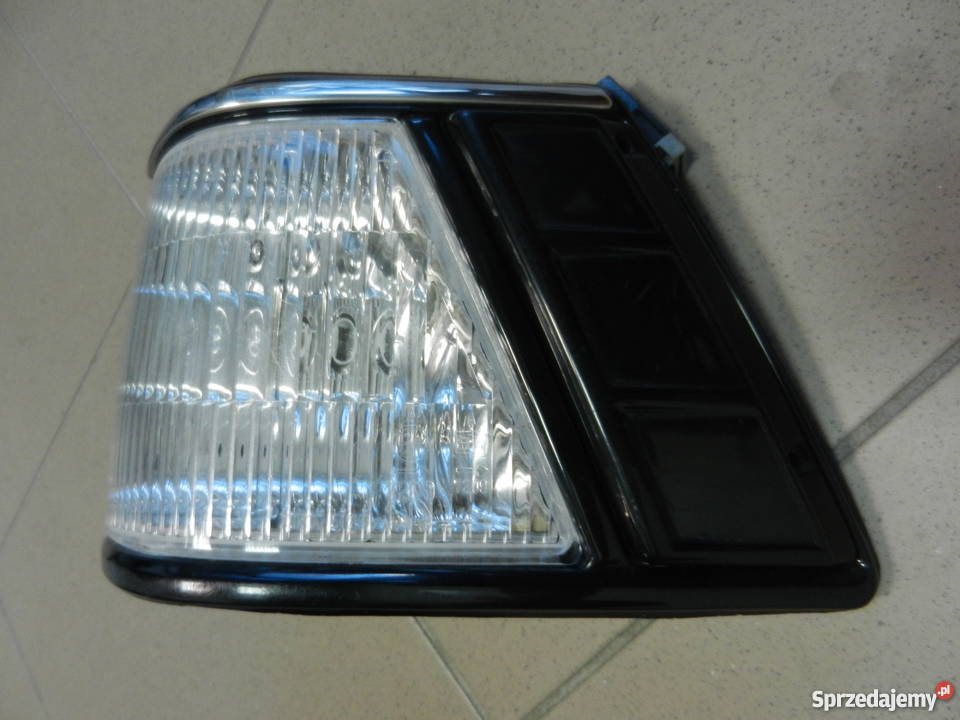 Nissan Bluebird lampa pozycyjna przednia Gdańsk