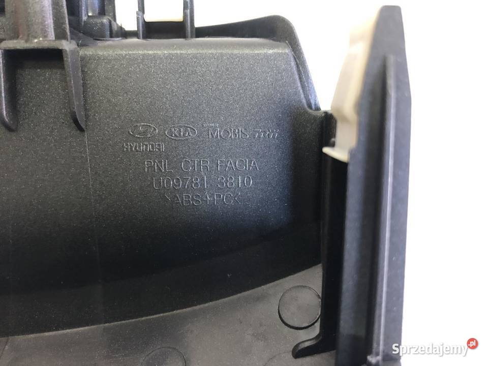OSŁONA RAMKA RADIA U097813810 KIA SPORTAGE III
