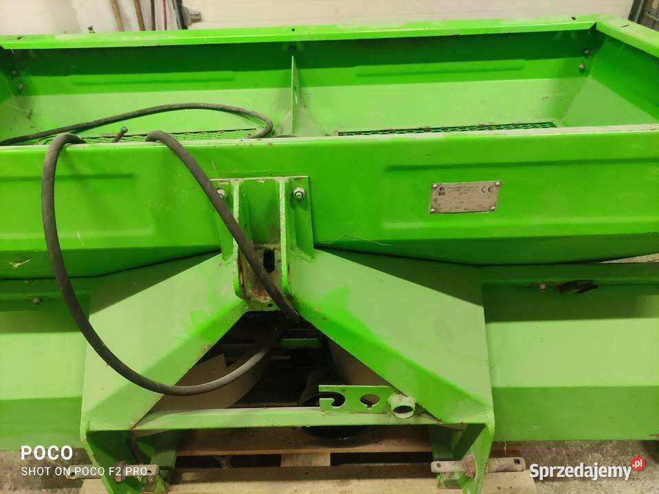 Rozsiewacz UNIA MX na hydraulice Maciejów